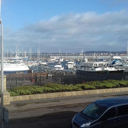Marina View Lovely Upper 3 Bedroom Apartment Troon Buitenkant foto