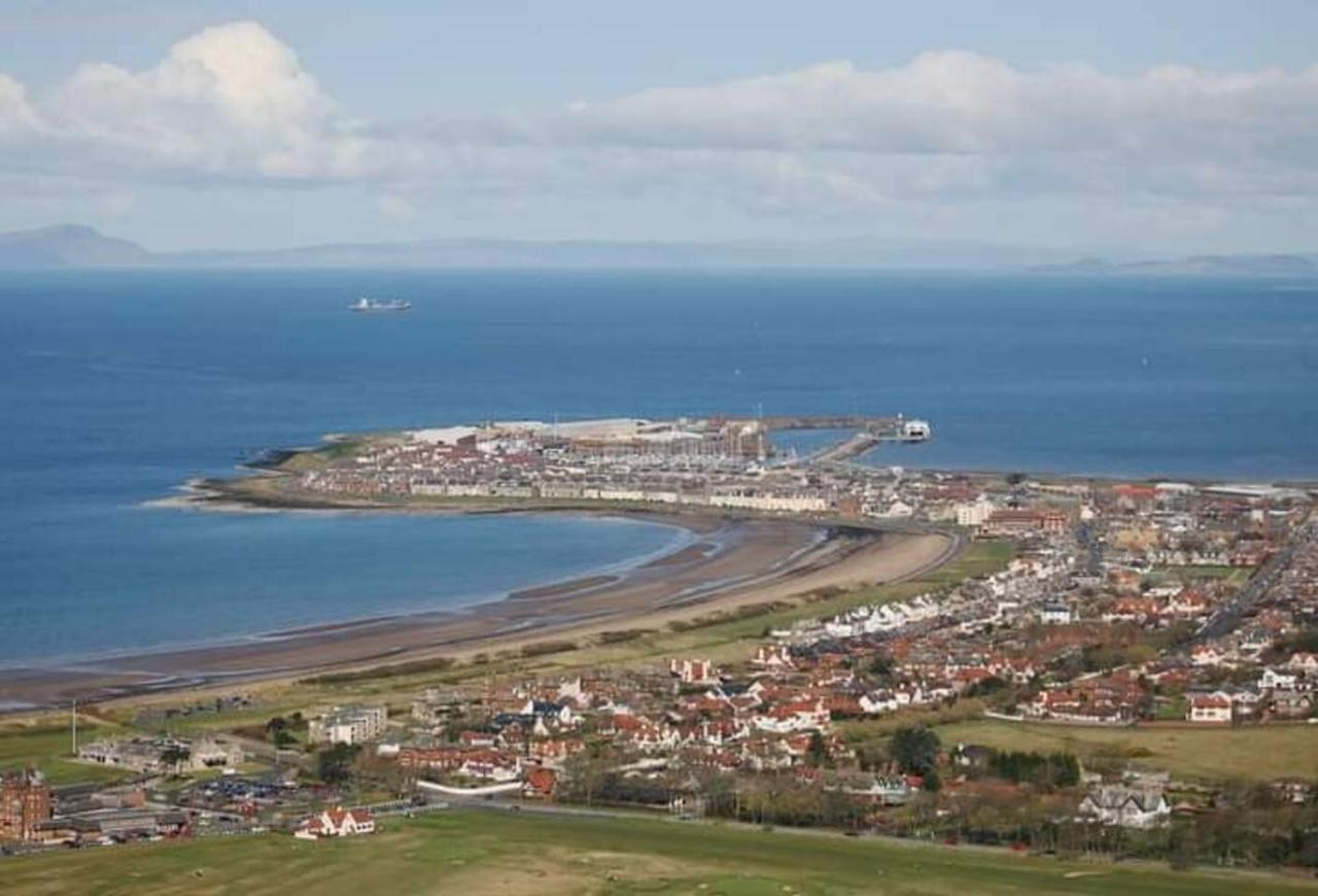 Marina View Lovely Upper 3 Bedroom Apartment Troon Buitenkant foto