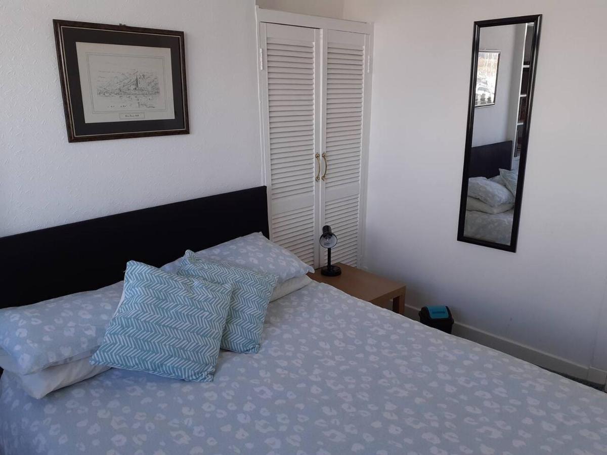 Marina View Lovely Upper 3 Bedroom Apartment Troon Buitenkant foto