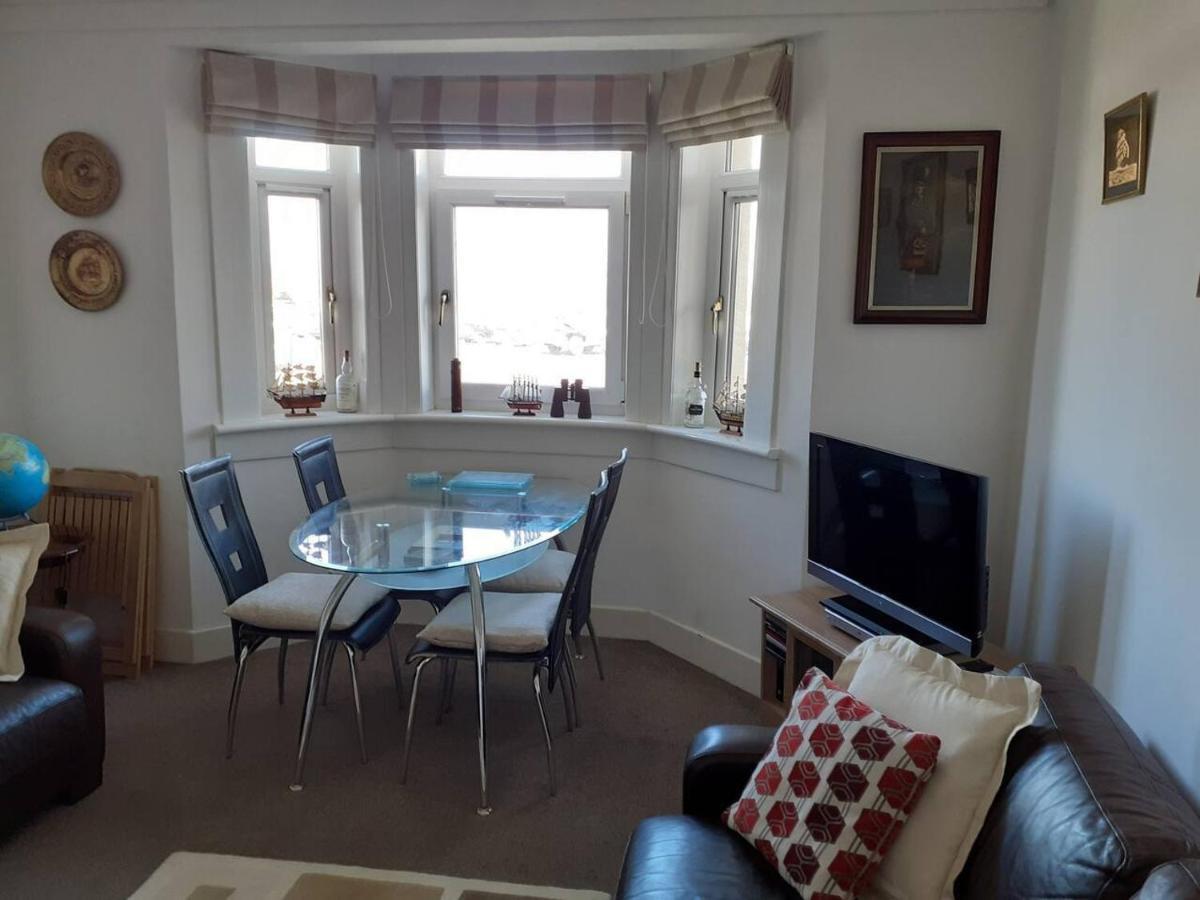 Marina View Lovely Upper 3 Bedroom Apartment Troon Buitenkant foto